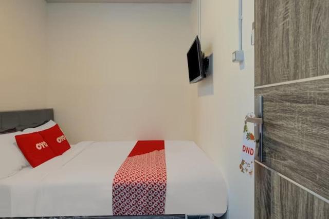 Super Oyo Capital O 3198 Sukomanunggal Inn Surabaia Exterior foto